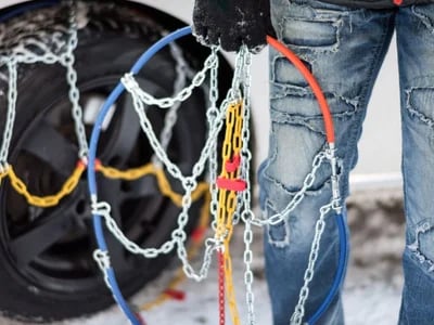 Schneeketten: Wie Schneeketten4u Ihnen hilft, die richtige Schneekette zu finden