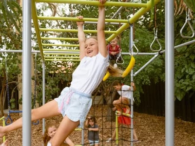 Aktive Beschaftigung fuer kleine Entdecker mit Bewegungsspiele mit Kindern