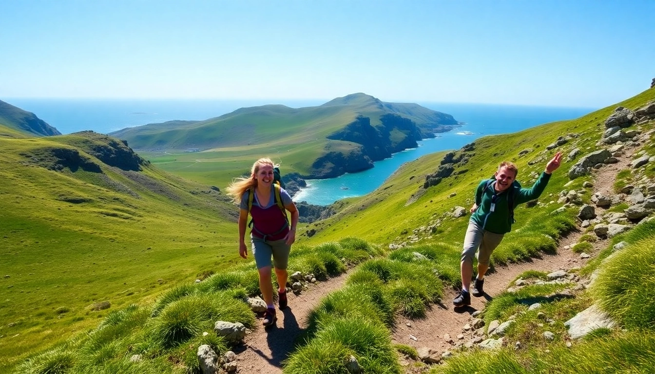 Kerry Way wandern: A couple enjoying a hike on the scenic trails of Kerry Way.