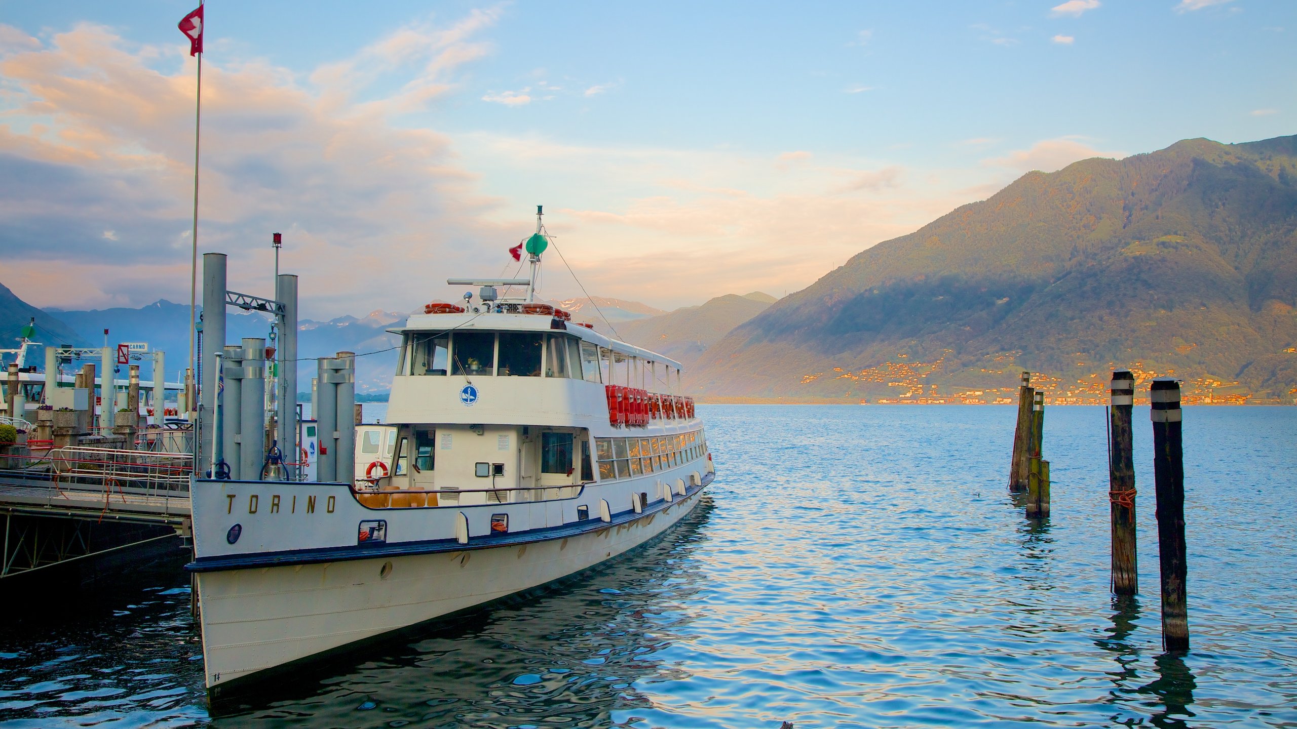 Cannobio Live: Erleben Sie Lago Maggiore über die Webcam Lago Maggiore