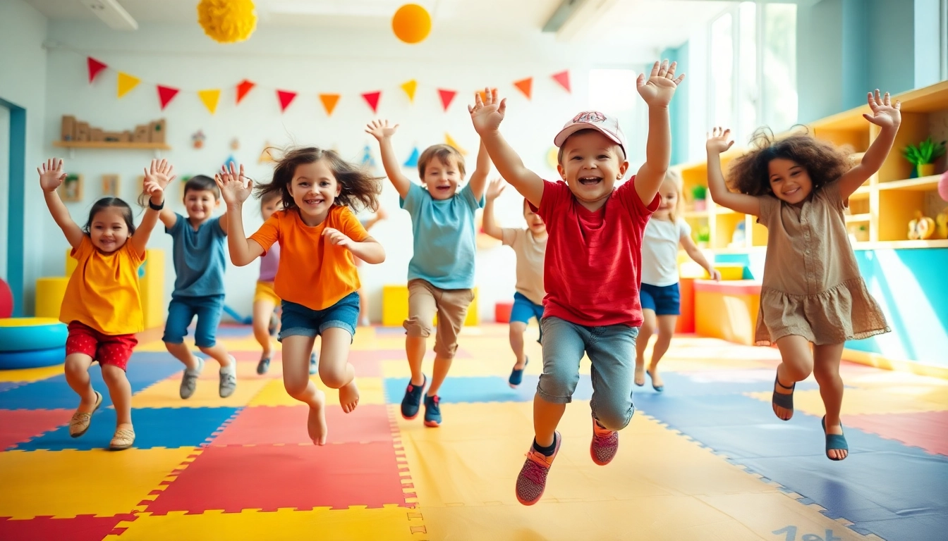 Bewegte Kinder beim Spielen drinnen; mehr dazu lesen ueber Bewegungsspiele.