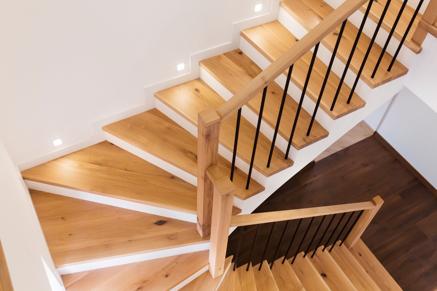 Gestalten Sie mit Stepsta Ihre perfekte Treppen Konfiguriere: Design, Material und Abmessungen auf Sie zugeschnitten