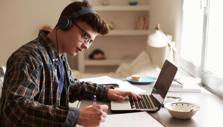 How-can-taking-online-courses-benefit-you